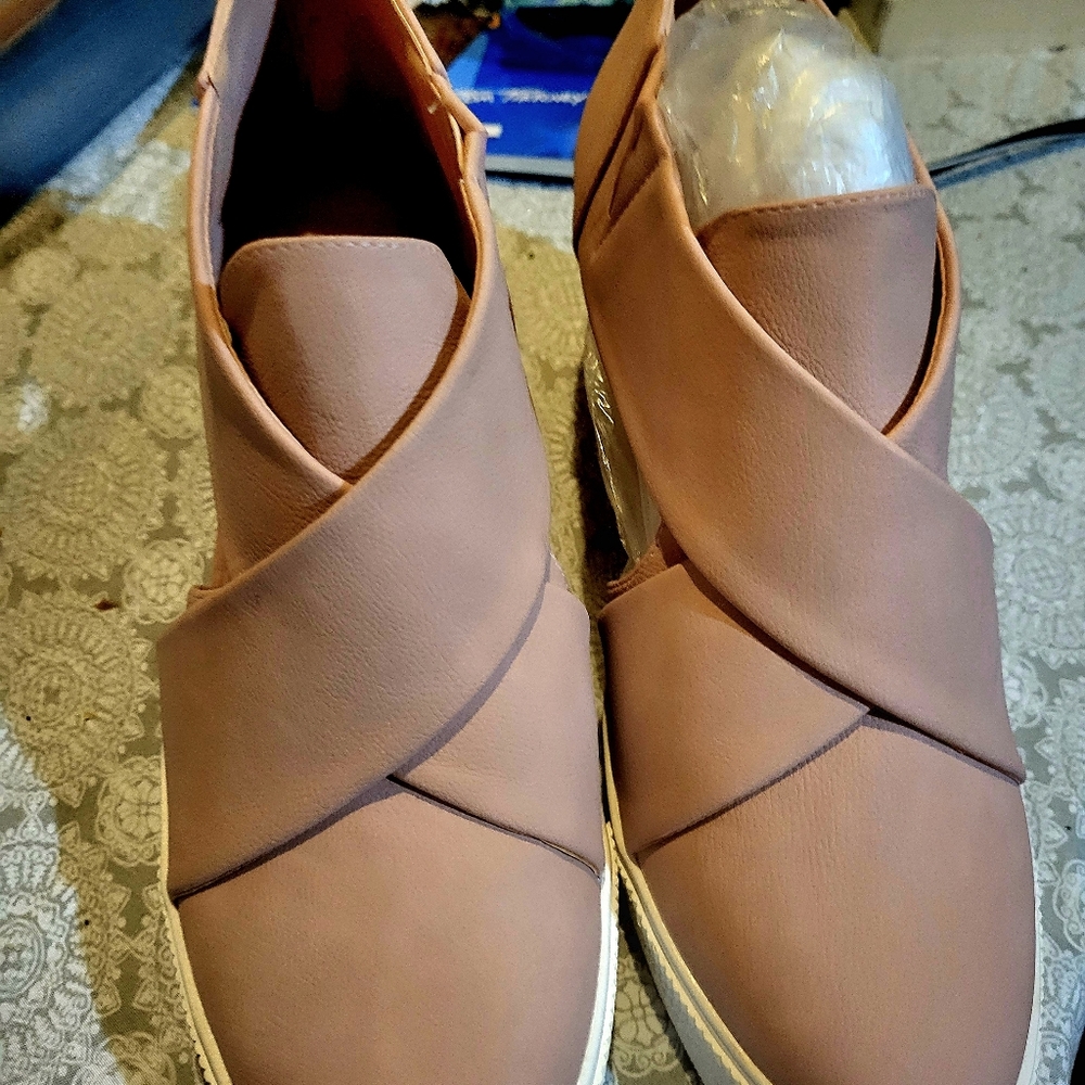 Brand new women's summer shoes size 8